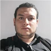 Profesor que imparte clases de química para niños y niñas de todas las edades y cursos